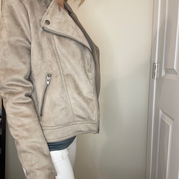 Coat - Picture 2 of 3